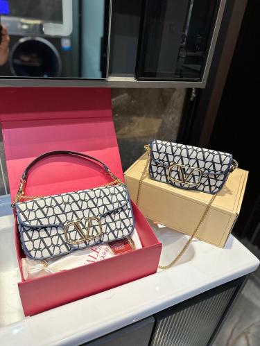 شنطه فالنتينو