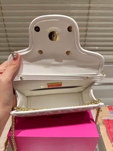 شنطه فالنتينو