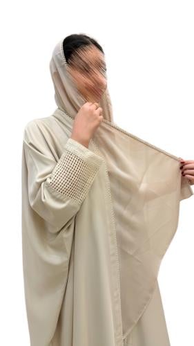 C0093- عباية ترند نص بشت ملونه