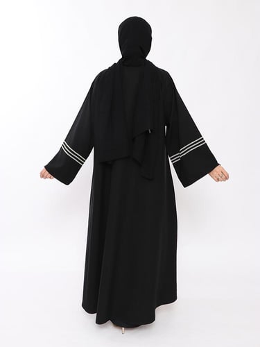 عبايه نصف كلوش كم مربع ٣خط سرفله قماش لنن واقف