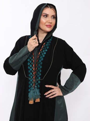 عبايه نصف كلوش جوانب لون زيتي وتطريز امام قماش كري...