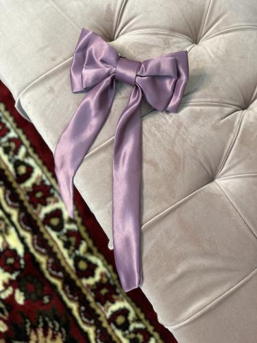 فيونكة شعر وسط