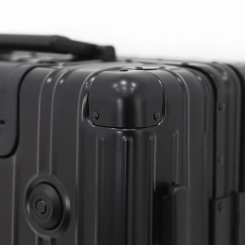 حقيبة ألومينيوم صلبة من ماركة فكتوريا مقاس وسط