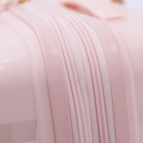 حقيبة من ماركة فكتوريا مقاس كابينة الطائرة