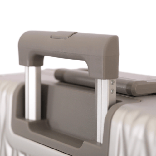 حقيبة ألومينيوم صلبة من ماركة فكتوريا مقاس وسط