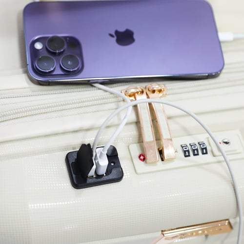 حقيبة من ماركة فكتوريا مقاس كابينة الطائرة