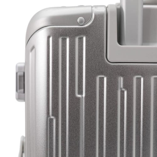 حقيبة صغير ماركة فكتوريا مصنوعة من الألمنيوم