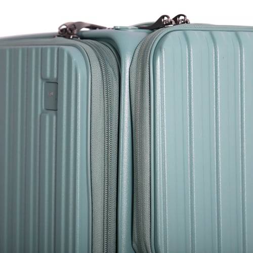 حقيبة سفر ماركة فكتوريا