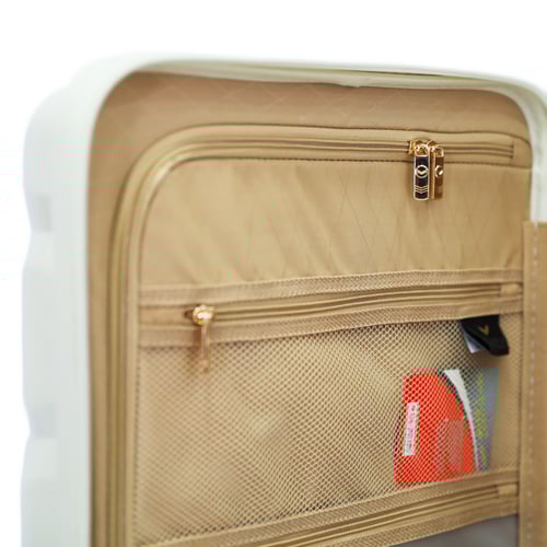 حقيبة من ماركة فكتوريا مقاس كابينة الطائرة