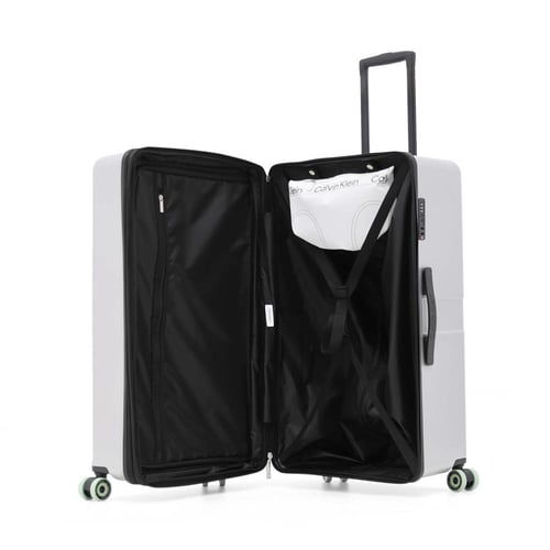 حقيبة من ماركة كالفن كلاين مقاس كبير