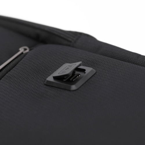 حقيبة ظهر ماركة فكتوريا