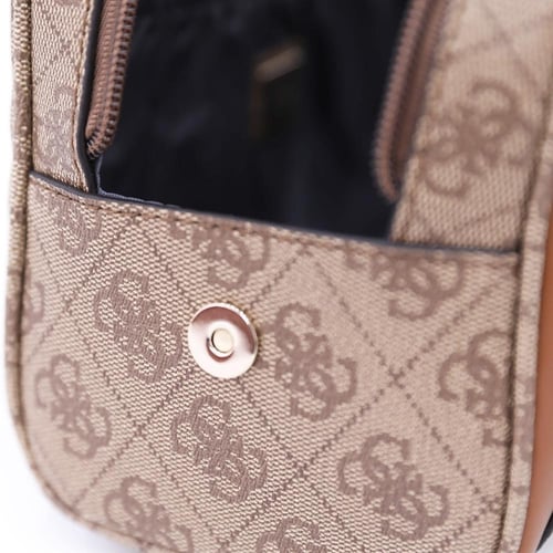 حقيبة يد من ماركة جيس