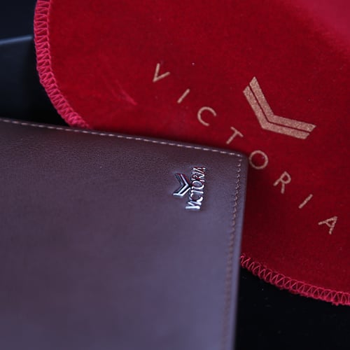 محفظه رجالي جلد طبيعي ماركه فكتوريا