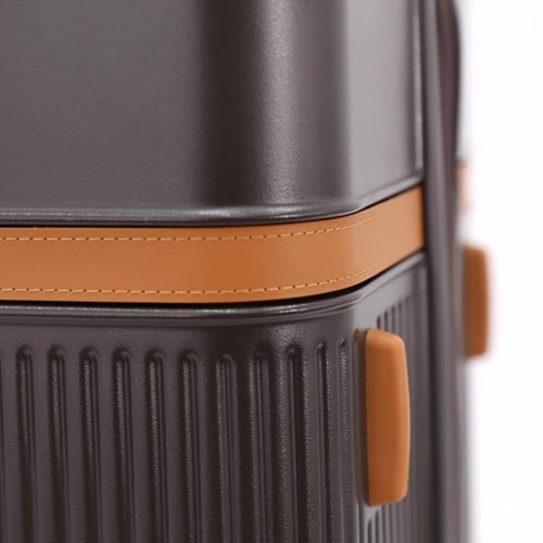 حقيبة من ماركة فكتوريا مقاس وسط