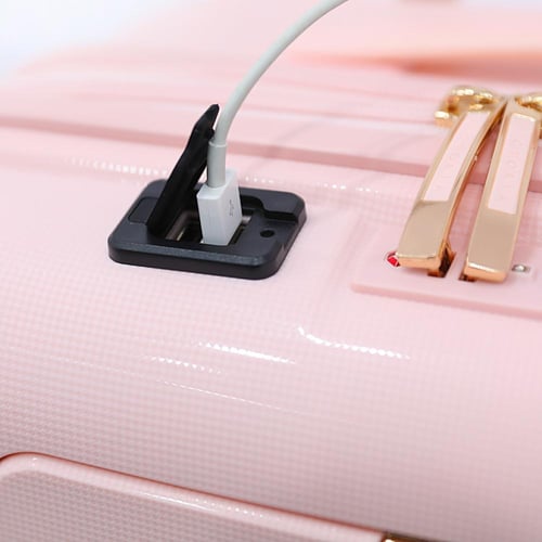 حقيبة من ماركة فكتوريا مقاس كابينة الطائرة