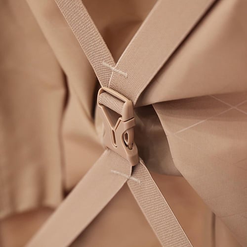 حقيبة من ماركة فكتوريا مقاس كابينة الطائرة