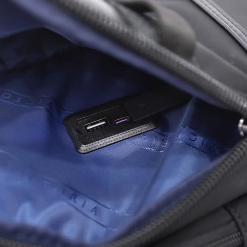 حقيبة ظهر ماركة فكتوريا