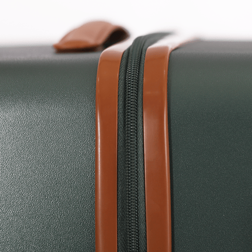 حقيبة من ماركة فكتوريا مقاس26 انش