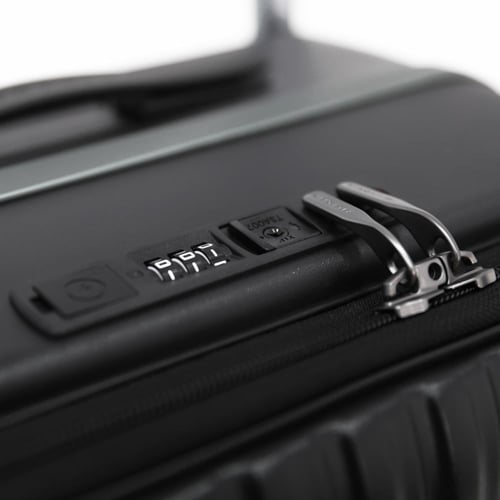 حقيبة سفر ماركة فكتوريا