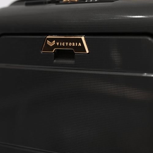 حقيبة من ماركة فكتوريا مقاس كابينة الطائرة