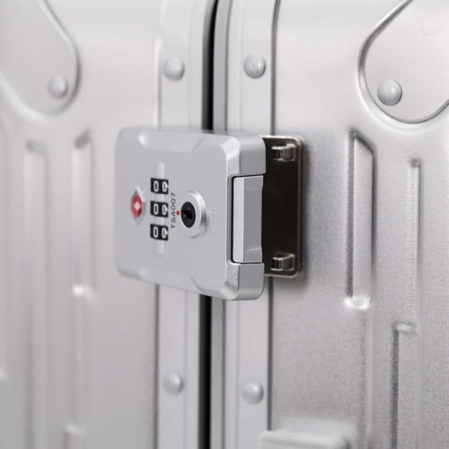 حقيبة صغير ماركة فكتوريا مصنوعة من الألمنيوم