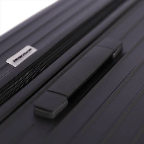 حقيبة من ماركة فكتوريا مقاس26 انش