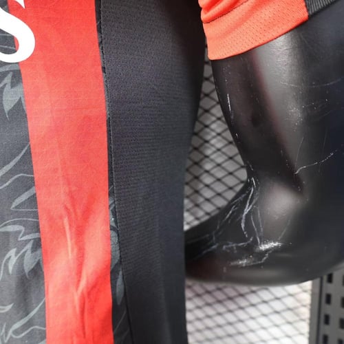 تيشيرت اسي ميلان اساسي 25/26 - نسخة لاعبين