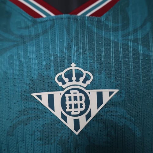 تيشيرت ريال بيتيس نسخة خاصة 25/26 - نسخة لاعبين