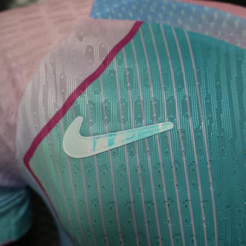 تيشيرت برشلونة نسخة خاصة 25/26 - نسخة لاعبين