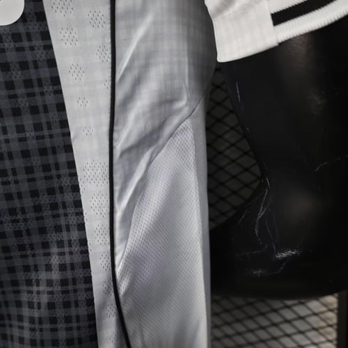 تيشيرت نيوكاسل اساسي 25/26 - نسخة لاعبين