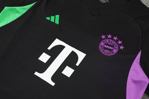 طقم تدريبات بايرميونخ 23/24