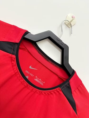 تيشيرت مانشيستر يونايتد 02/04