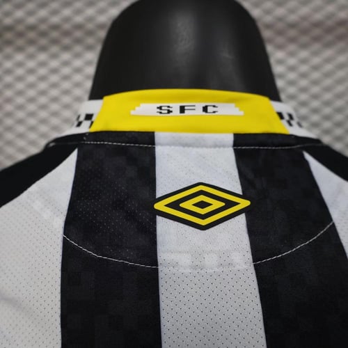 تيشيرت سانتوس اساسي 25/26 - نسخة لاعبين