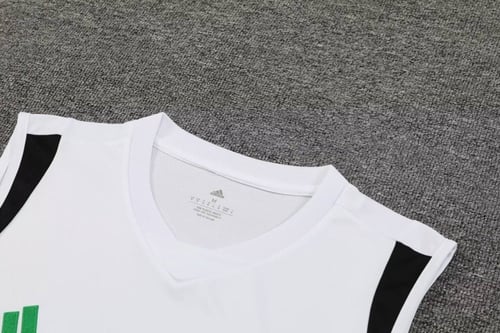 طقم تدريبات بايرميونخ 23/24