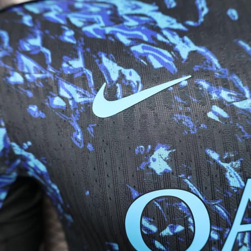 تيشيرت انترميلان احماء 25/26 - نسخة لاعبين