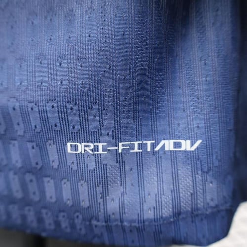 تيشيرت باريس اساسي 25/26 - نسخة لاعبين