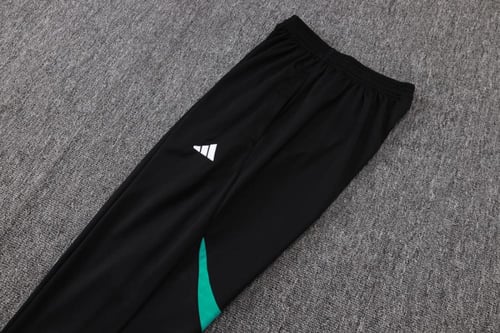 طقم تدريبات ليفربول 25/26