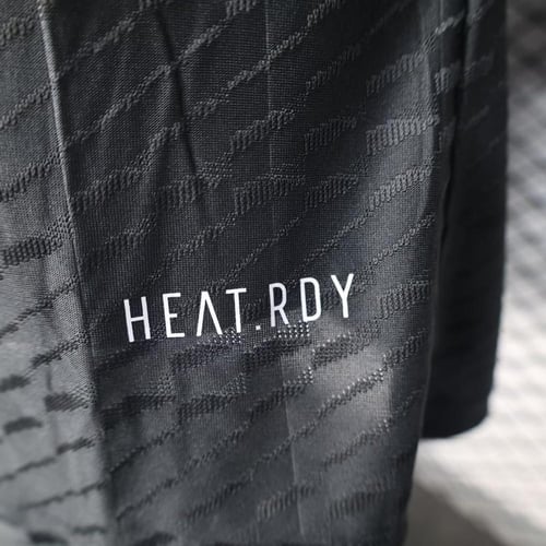 تيشيرت ريال مدريد حارس مرمى 25/26 - نسخة لاعبين