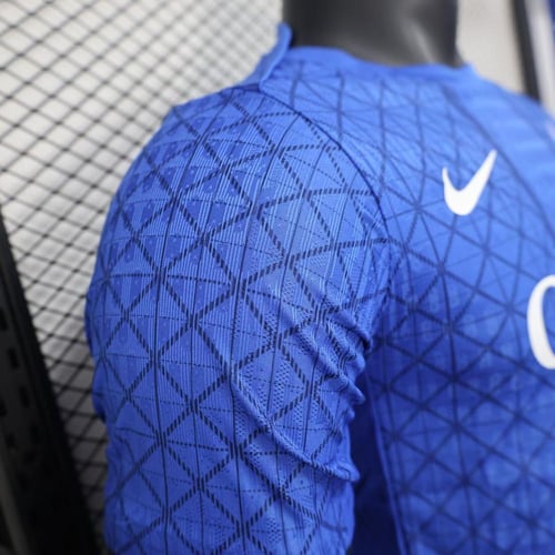 تيشيرت باريس احماء 25/26 - نسخة لاعبين