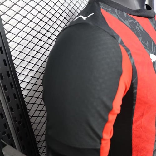 تيشيرت اسي ميلان اساسي 25/26 - نسخة لاعبين