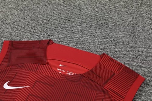 طقم تدريبات ليفربول 23/24