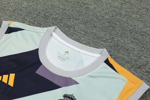 طقم تدريبات ريال مدريد 23/24