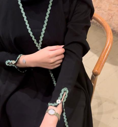 العبايه الكلاسيكيه