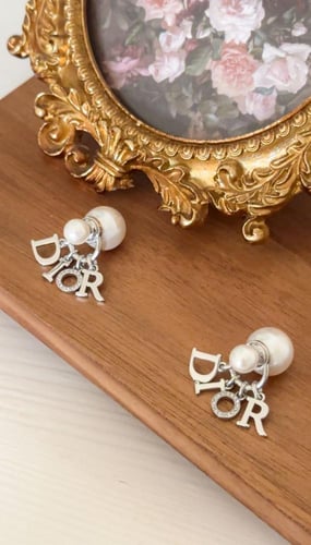 حلق فاخر رقم 01 بتصميم أنيق