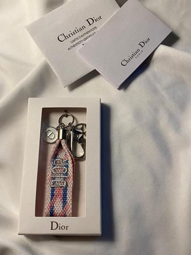 ميدالية نسائية للمفاتيح