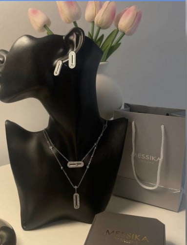 طقم أنيق.. سلسله وحلق ..فضي