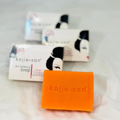 صابونة تفتيح الوجه كوجيك اسيد من كوجي سان