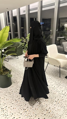 عباية العيد- نص كلوش (لانضمن وصولها لك قبل العيد)