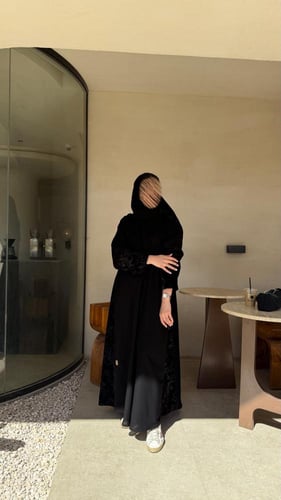 عباية نص كلوش مخمل مشجر اسود