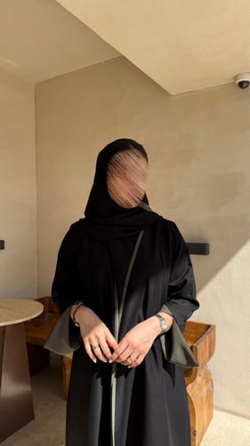 عباية نص كلوش كتان: زيتي /بيج/اسود